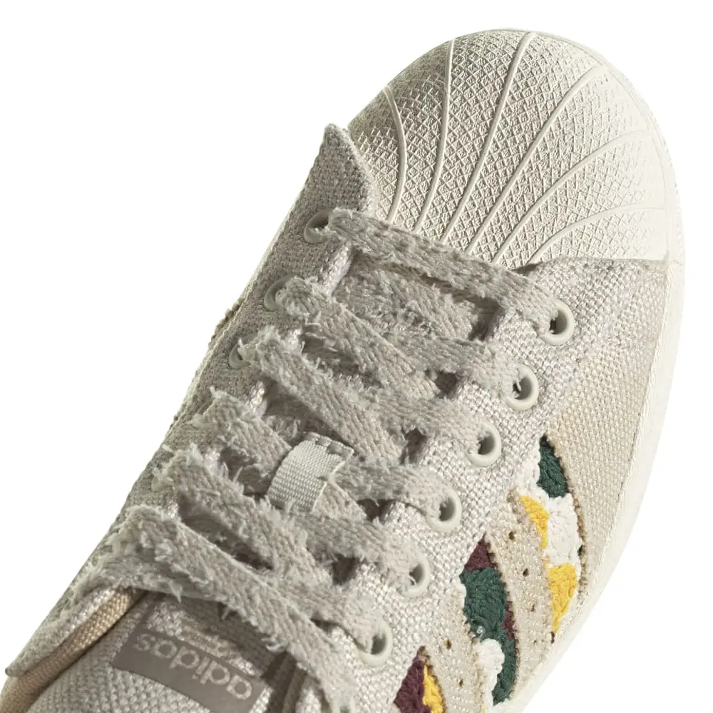 SUPERSTAR - Image 5