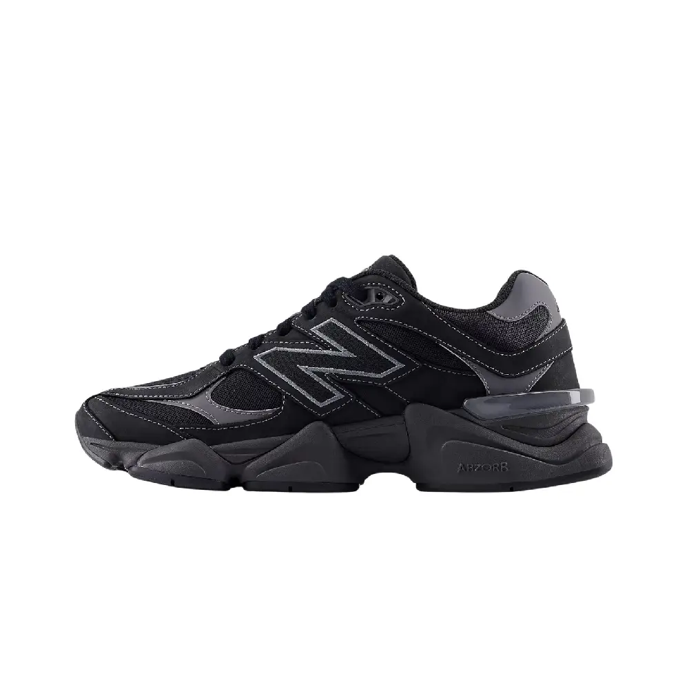 9060 Black Sneakers
