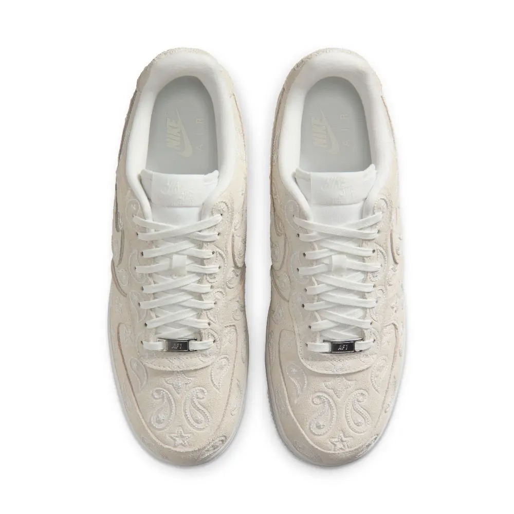 Air Force 1 '07 LV8 Sneakers White - Image 4