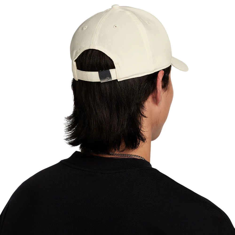 Dri-FIT Club Structured Metal Logo Cap White - Image 2