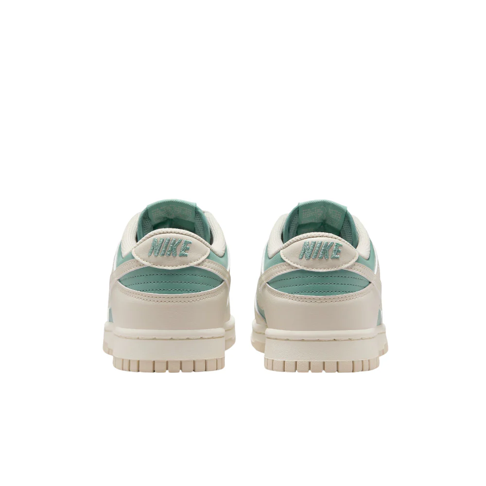 Dunk Low Light Brown Sneakers - Image 5