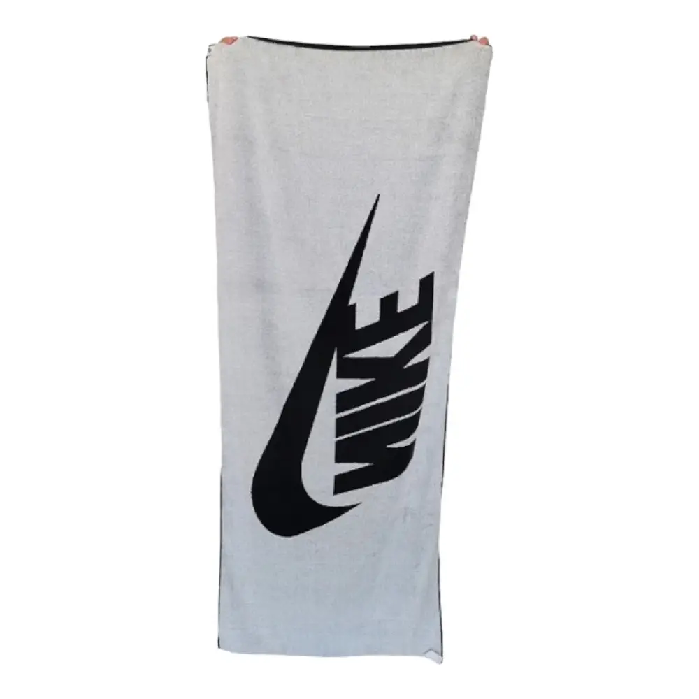Club Pool Towel Black - Image 3