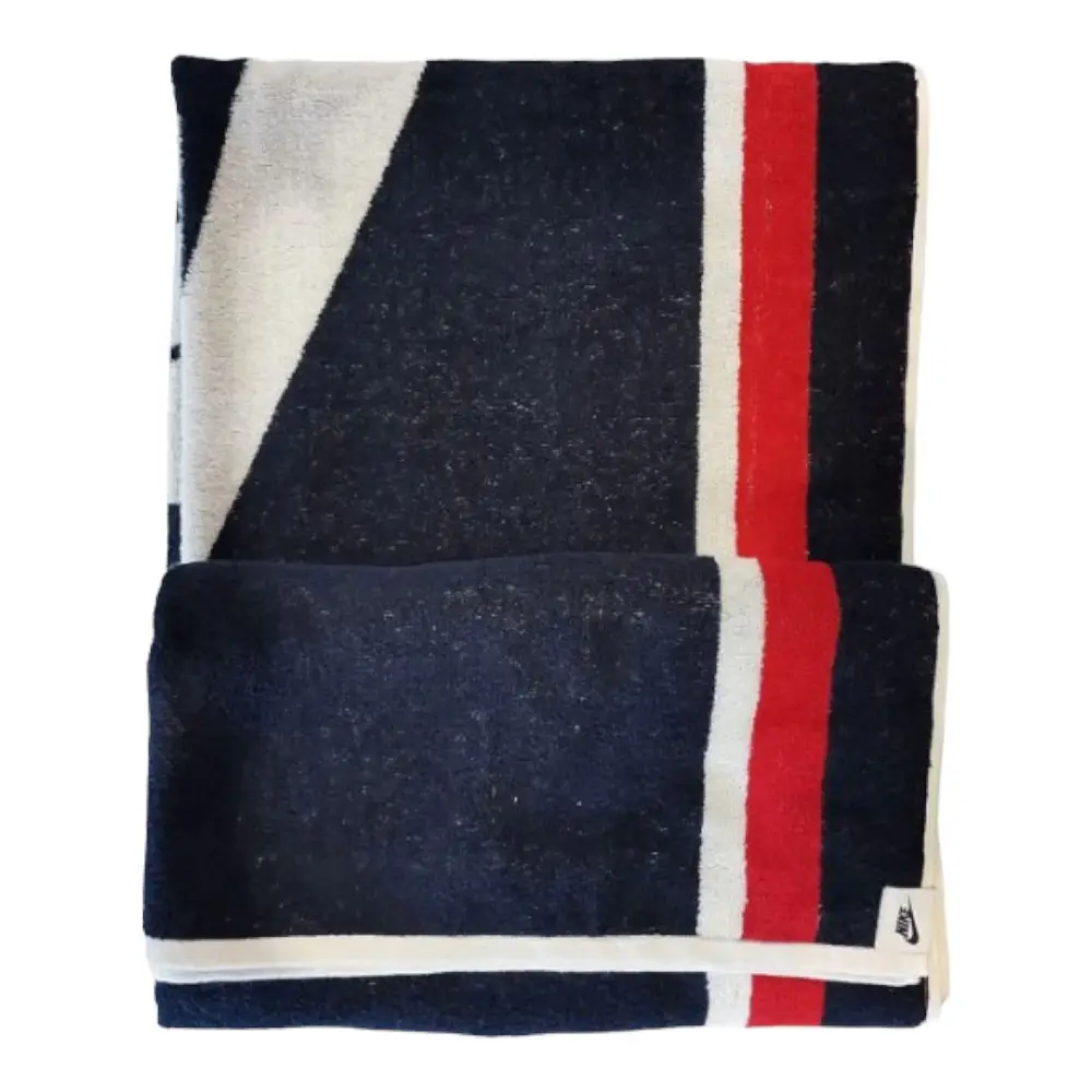 Club Pool Towel White Blue - Image 4