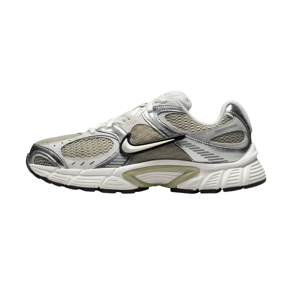 Nike V5 RNR Sneakers with Reflective Accents Green