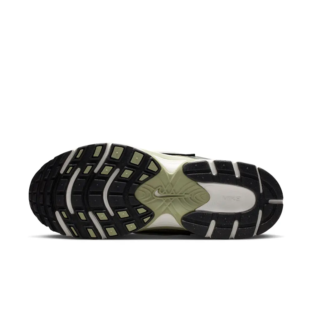 Nike V5 RNR Sneakers with Reflective Accents Green - Image 6