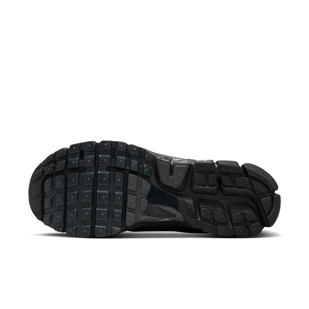 Zoom Vomero 5 SE Sneakerswith Reflective Accents Black - Image 6